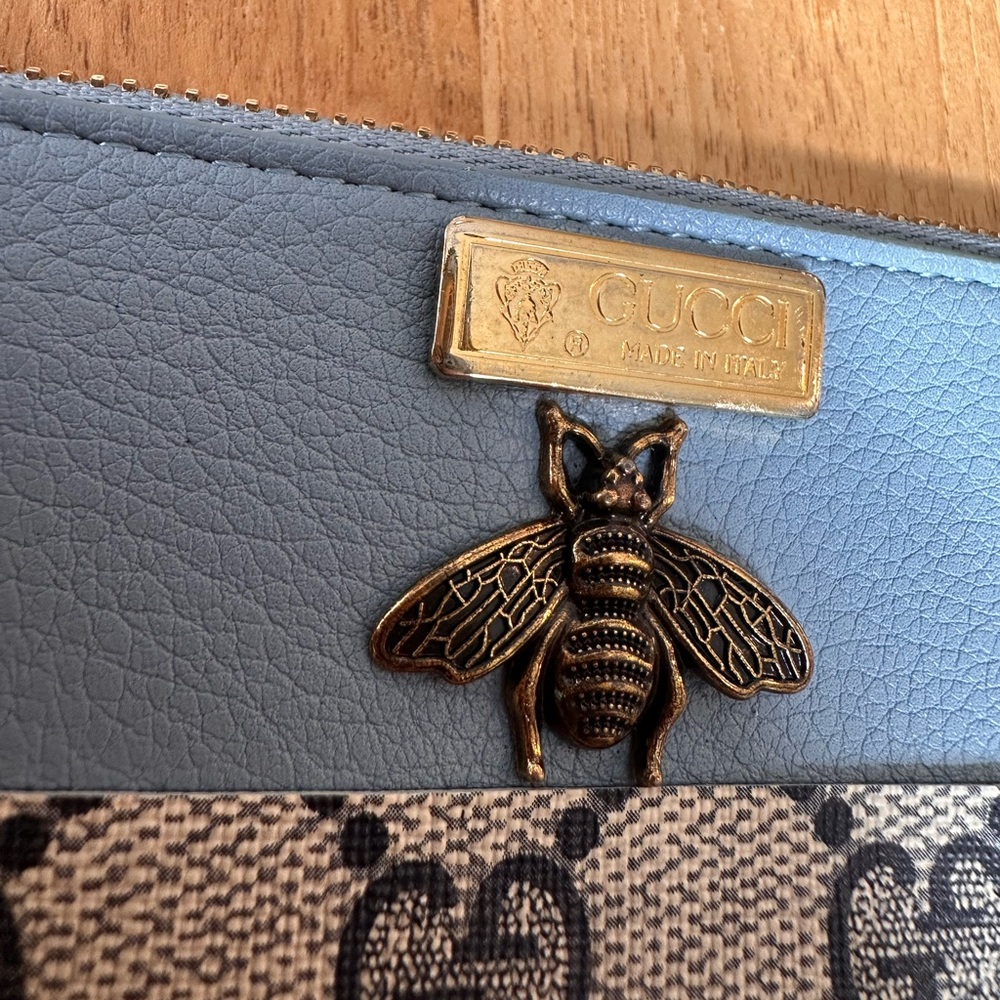 Upcycled leather luxury zip pouch - Picture 2 of 10